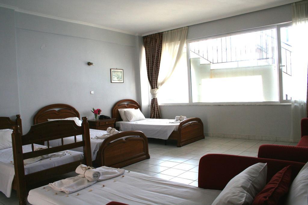 Hotel Revis Station Plataria Exteriér fotografie