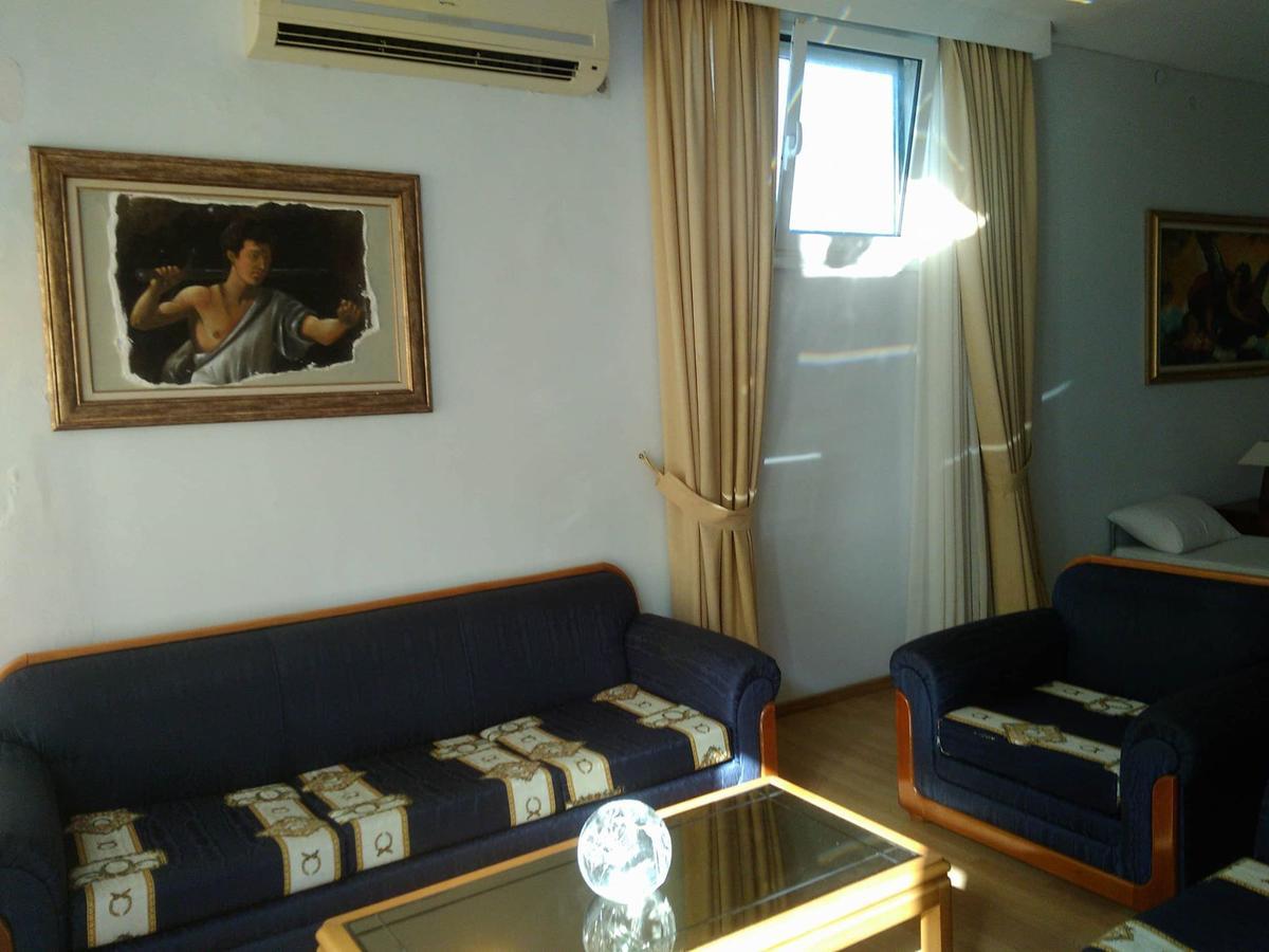 Hotel Revis Station Plataria Exteriér fotografie